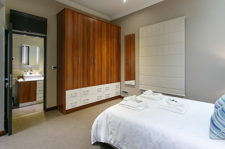 5 Bedroom Property for Sale in Oewersig Western Cape